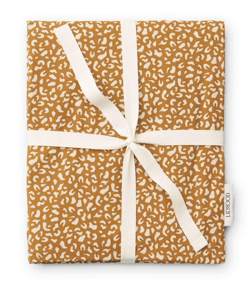 DE Carl Påslakanset Mini Leo/Golden Caramel