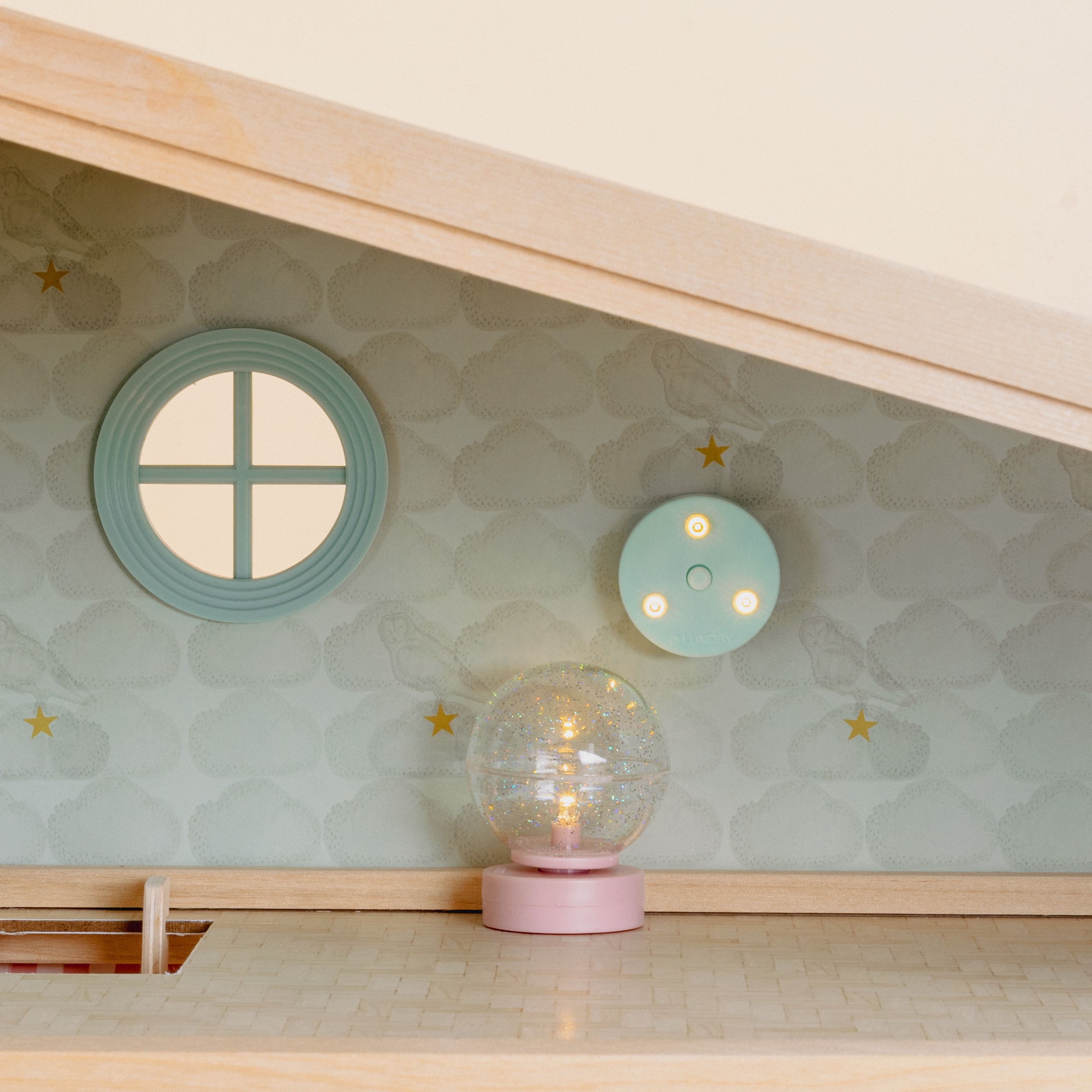 Spotlamper Og Gulvlampe Fra Dollhouse