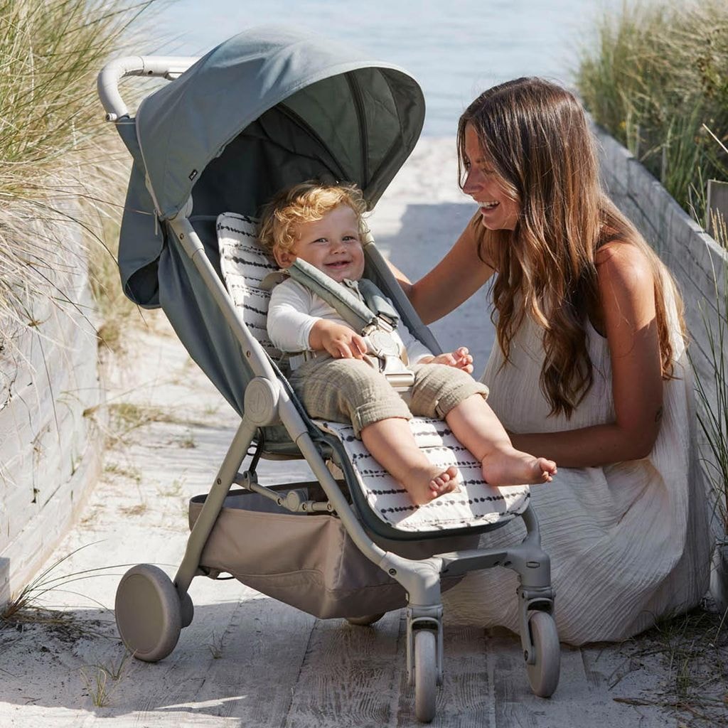 Elodie フットマフ (クリーニング済み)Pebble Green Elodie MONDO Stroller® Pebble Green | Babyshop - Shop premium