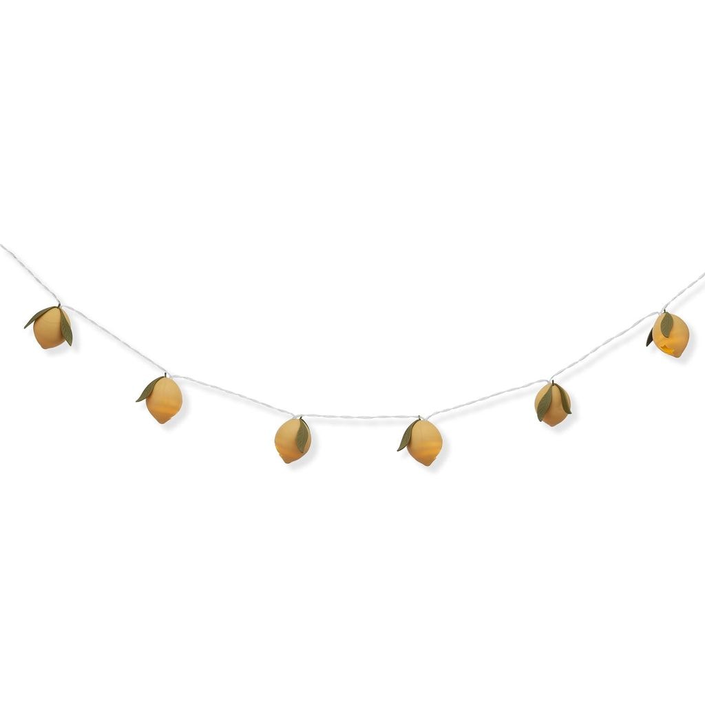 String Light With Lemons