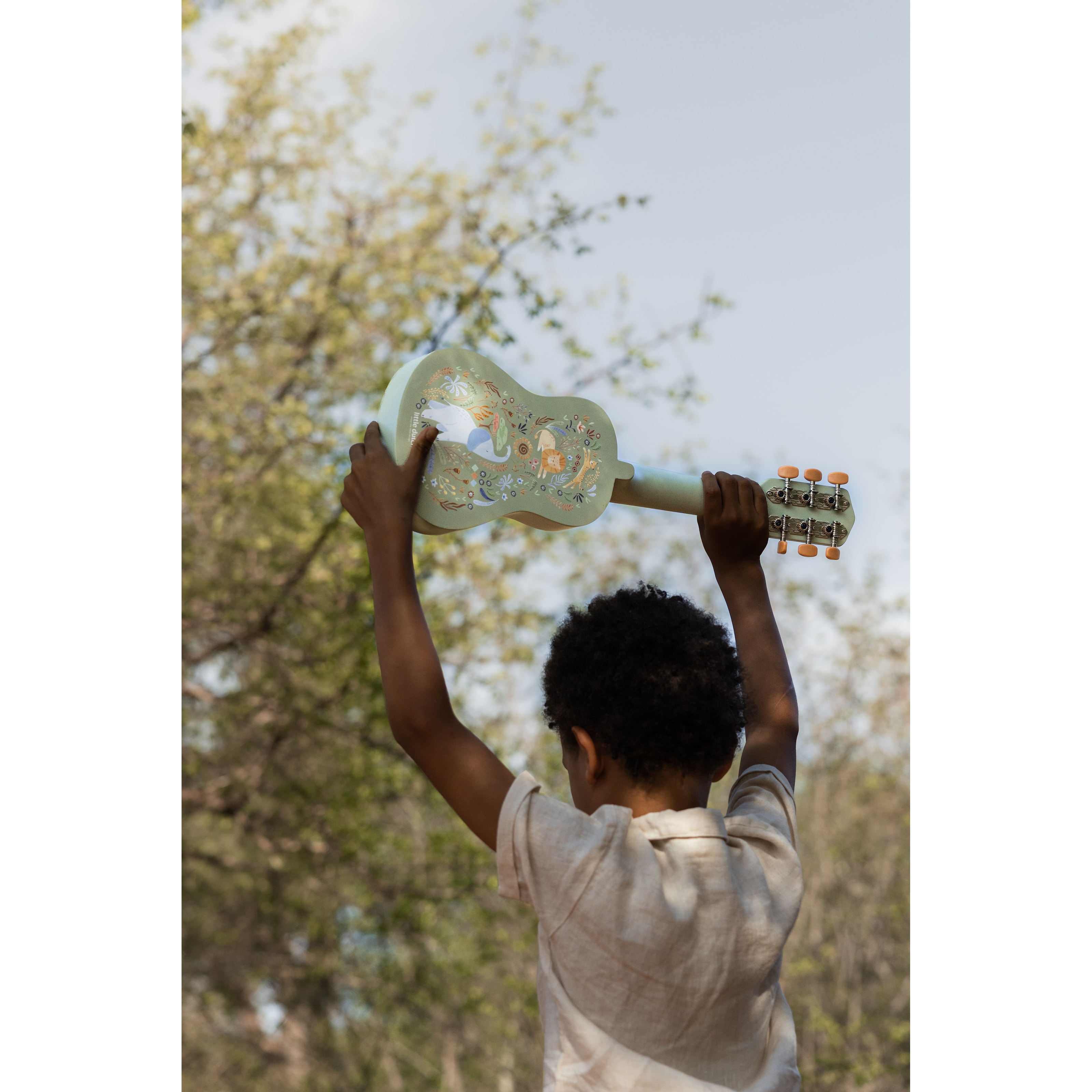 Safari Friends Gitar Av Tre Green